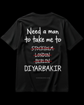 NEED A MAN.. DİYARBAKIR Regular Tee - Siyah